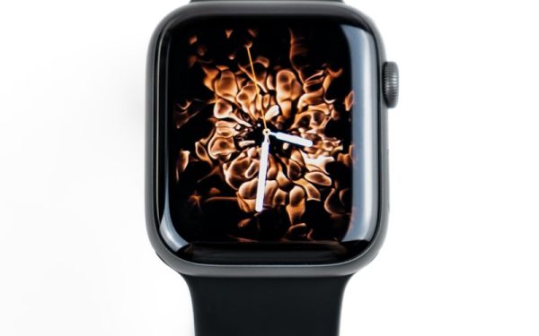智能手表健康监控实测：Apple Watch Ultra 3 vs 华为Watch 5