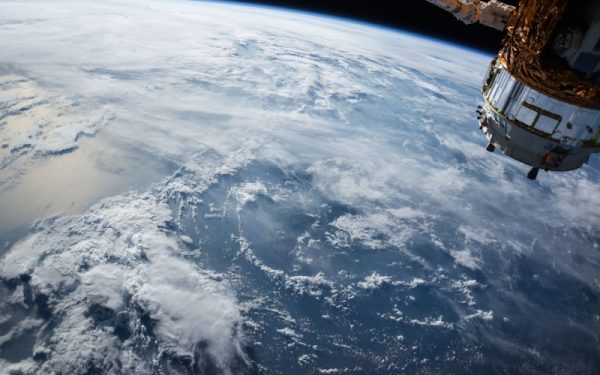 商业航天落地元年：星舰V3冲刺全复用、千帆星座组网、低空空域大放开